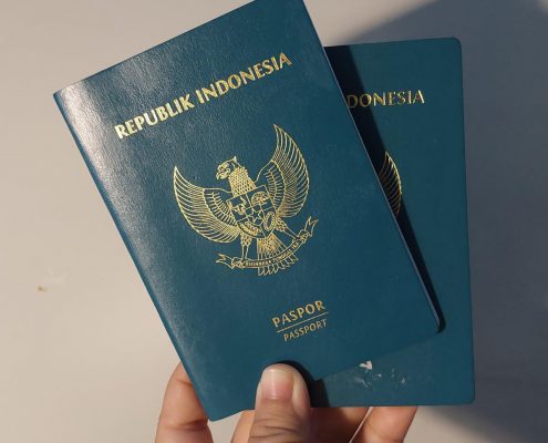 Alur Pembuatan Paspor dapat bervariasi antara negara-negara, namun berikut ini adalah langkah umum yang biasanya diperlukan dalam proses pendaftaran paspor: